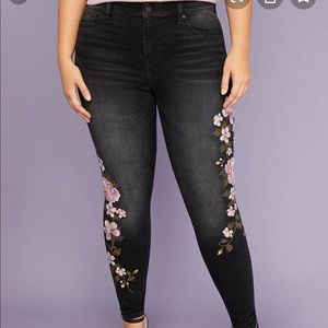 Plus Dark skinny jeans with floral embroidery